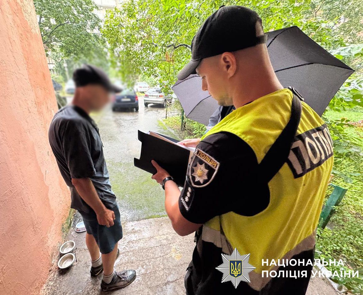 В Киеве на Оболони мужчина во дворе дома взорвал гранату. Подробности и фото dqxikeidqxitkant