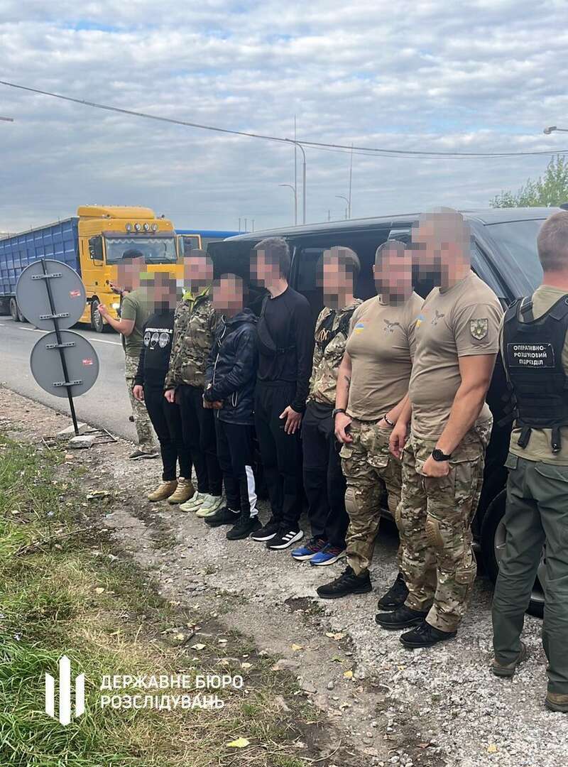 Поліцейський із Києва перевозив ухильників до кордону з Румунією під виглядом спецпризначенців. Фото dqxikeidqxitkant