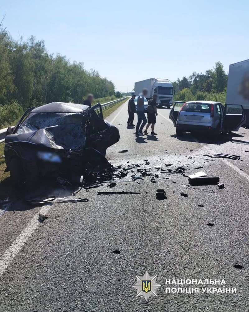 Зіткнулися два авто: на Черкащині в ДТП загинуло троє людей, постраждала дитина. Фото dqxikeidqxitkant