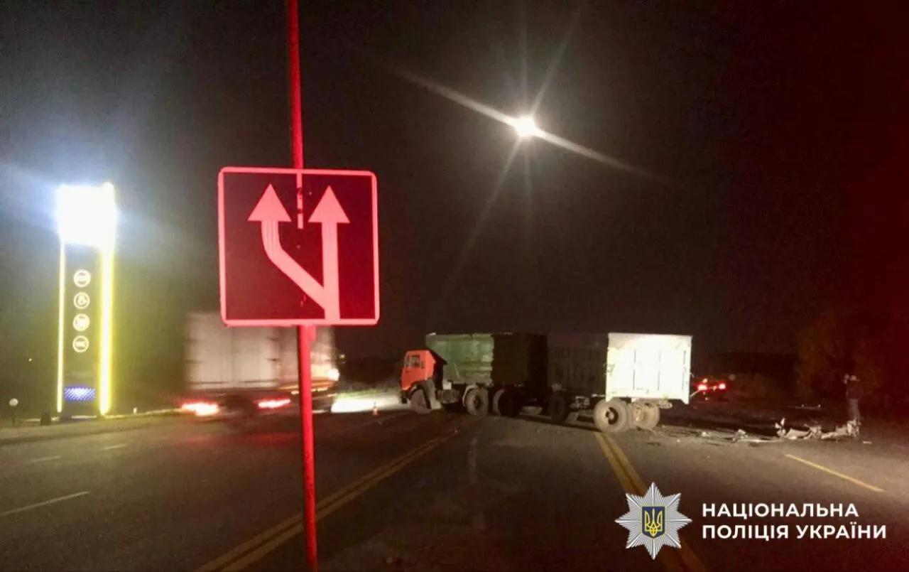    Mercedes    :    .    dqxikeidqxitkant