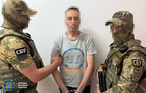 В Одесі затримали ексморяка, який виготовляв саморобні вибухові пристрої для підривів у місті dqxikeidqxiqqeant