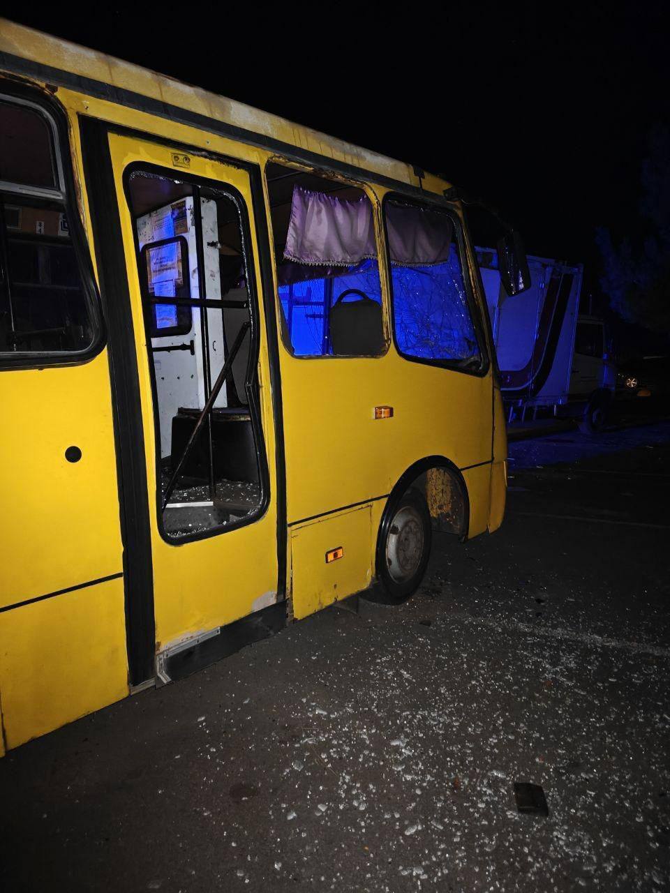 Fires broke out and houses were damaged in the Kyiv region due to an enemy attack: a man was injured. Photo