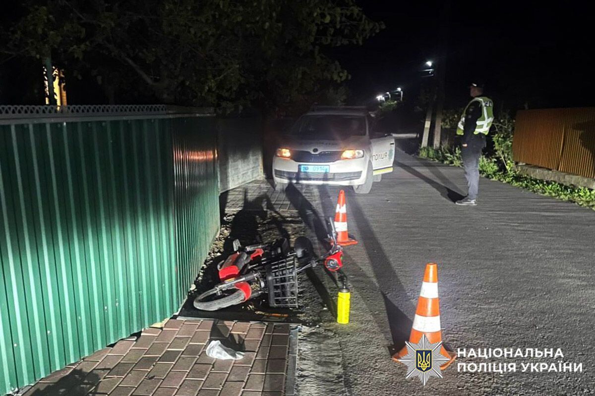 На Хмельниччині 11-річна школярка на електровелосипеді наїхала на 7-річну дівчинку: постраждалу госпіталізували. Фото dqxikeidqxitkant