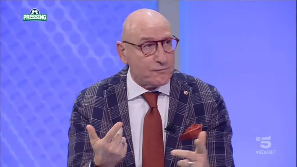 На футболісті збірної України поставили хрест в Італії dqxikeidqxitkant