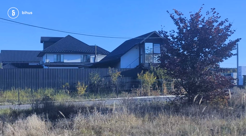 Семьи полицейских, занимающихся закупками в Нацполиции, обзавелись незадекларированными домами и квартирами