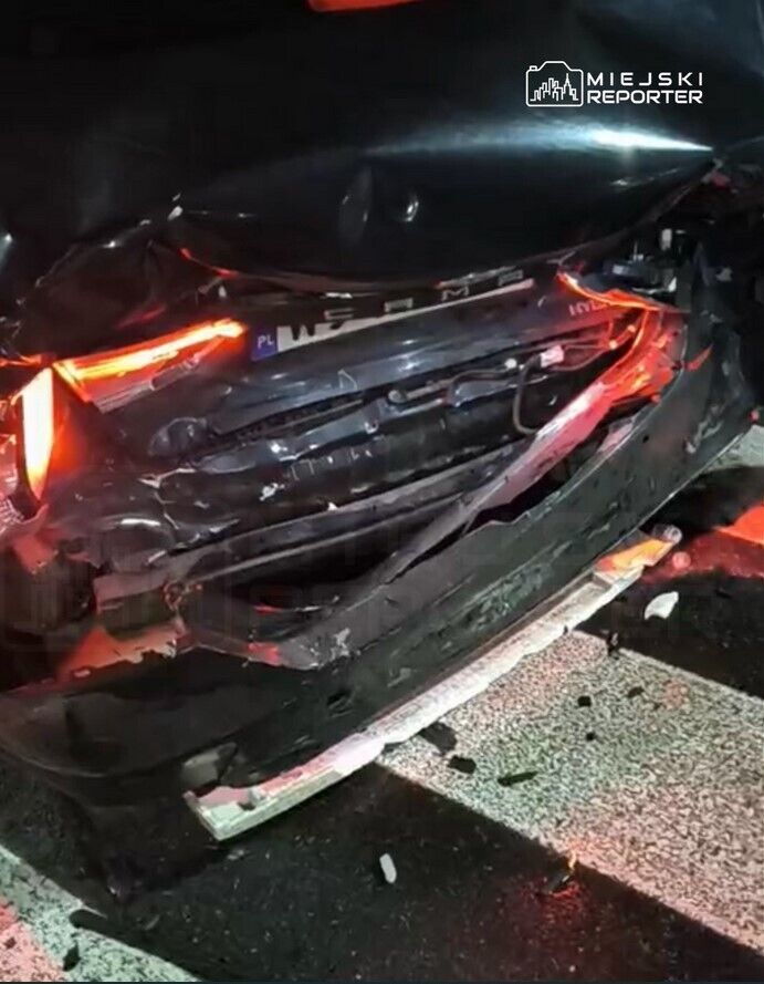 У Варшаві блогер з України потрапив у ДТП на авто за 11 млн і намагався втекти з місця: на момент аварії був нетверезим. Фото