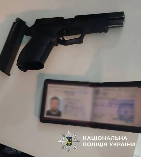 In Kyiv, a man opened fire on the street: there are injured. Details and photos dqxikeidqxitkant