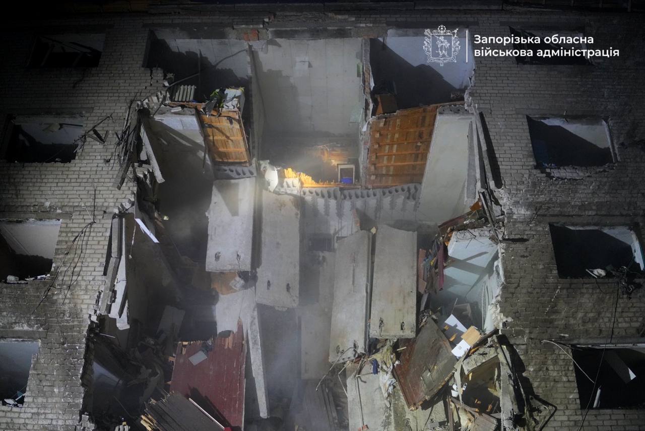 Zaporizhzhia was under a massive RF strike: a dormitory was hit, over 10 people injured. Photos and videos