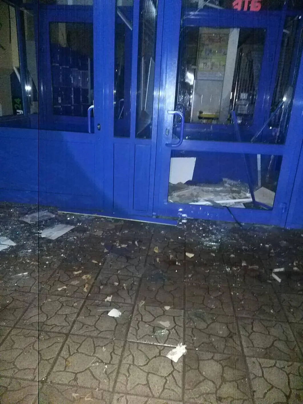 Війська РФ ударили по центральній площі Новгород-Сіверського: фото з місця