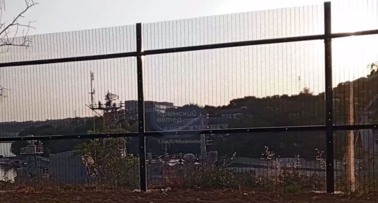 Only the hull remains: occupiers looted the captured Ukrainian ship in Sevastopol