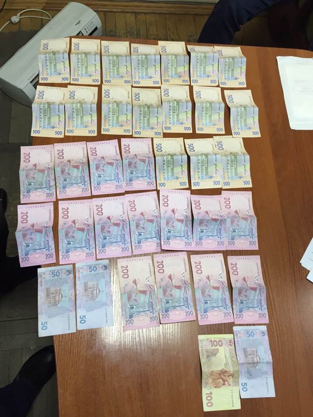 СБУ затримала на хабарі полковника і майора столичної поліції - фото 2 СБУ затримала на хабарі полковника і майора столичної поліції - фото 2 dqxikeidqxiqqeant