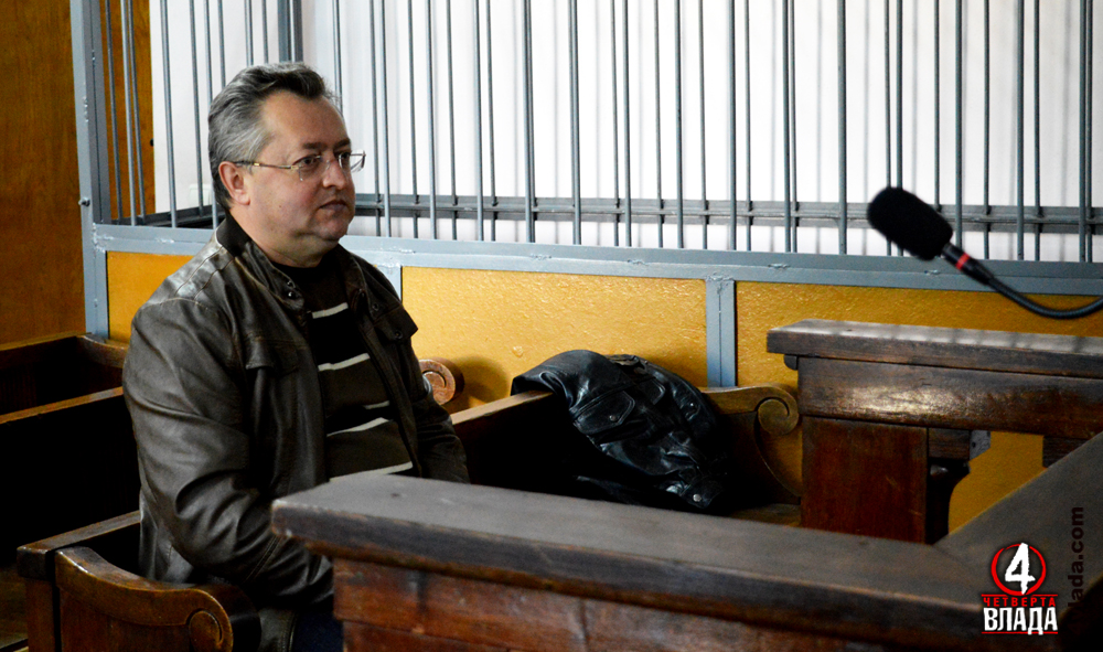 Механізм збагачення екс-заступника губернатора Рівненщини, згідно з інформацією із прокуратури, полягав у отриманні протягом деякого часу хабарів від місцевих перевізників. За додаткові кошти перевізники могли отримати переваги у конкурсах з перевезення пасажирів на міжміських та приміських автобусних маршрутах