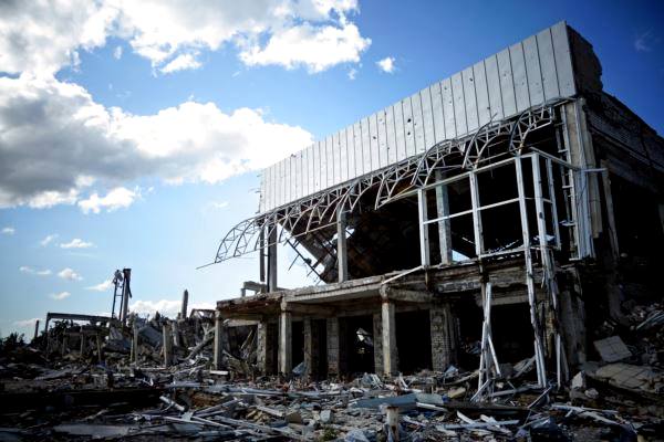 Руїни Луганського аеропорту. Липень 2015 року