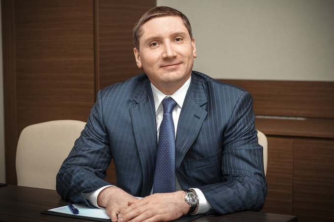 Віктор Поліщук <br>Компанія: «Три О»  <br>Ключовий об’єкт: багатофункціональний комплекс Gulliver (Київ) <br>Загальна орендна площа: 93 300 кв. м <br>Середній рівень вакантності як у бізнес-центрі, так і ТРЦ компанії змінився. Якщо 2014 року він у середньому був на рівні 12%, то 2015-го зменшився до 5,5%. Зокрема, у торговельній частині комплексу змінився один із «якорів». Раніше на нульовому поверсі розташовувався магазин «Фуршет-Гурман», який орендував усе приміщення площею 7 000 кв. м. Частину займав магазин, а решту площі здавали в суборенду. Після того як орендар виїхав, його місце зайняли оновлене «Сiльпо» і магазин побутової техніки та електроніки «Ельдорадо», який входить до мережі Поліщука. Усього за 2015 рік у торговельній частині відкрилося понад 30 нових магазинів: Von Kluschke, Sassofono, D?cor el Home та інші. У бізнес-центрі Gulliver 2014-го рівень вакантності становив 30–32%, 2015-го – 23–25%.