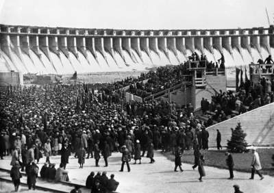 Украинцы не хотят видеть в кабинетах чиновников портреты Порошенко Украинцы не хотят видеть в кабинетах чиновников портреты Порошенко