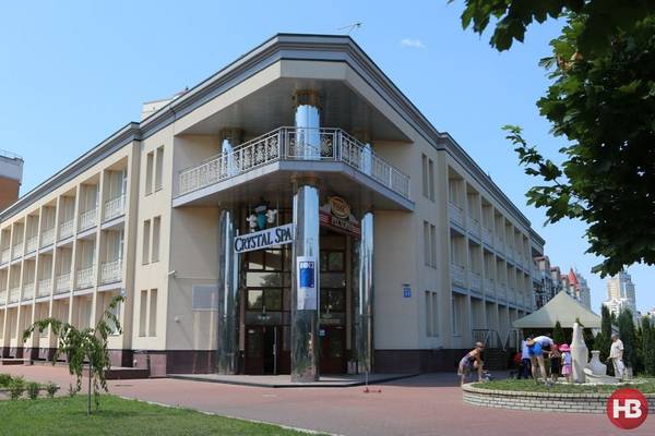 Любви больше нет: Спа-салон на Оболонской набережной в Киеве, принадлежавший любовнице Януковича Любови Полежай, сменил владельца / Наталья Кравчук dqxikeidqxiqqeant