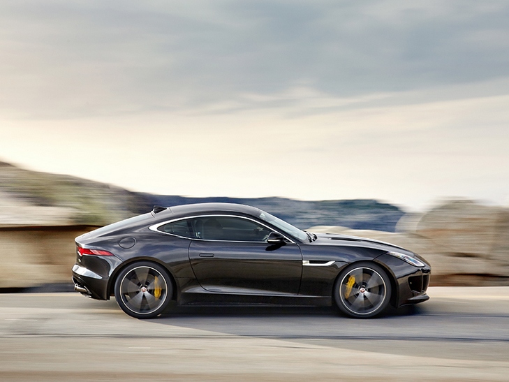 Вінницький депутат купив "Ягуар", а їздить на "старенькому" "Мазератті" - фото 1 Вінницький депутат купив "Ягуар", а їздить на "старенькому" "Мазератті" - фото 1