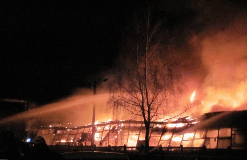 Мощнейший взрыв: в Чернигове рванул автопарк. Опубликованы фото и видео
<div class=