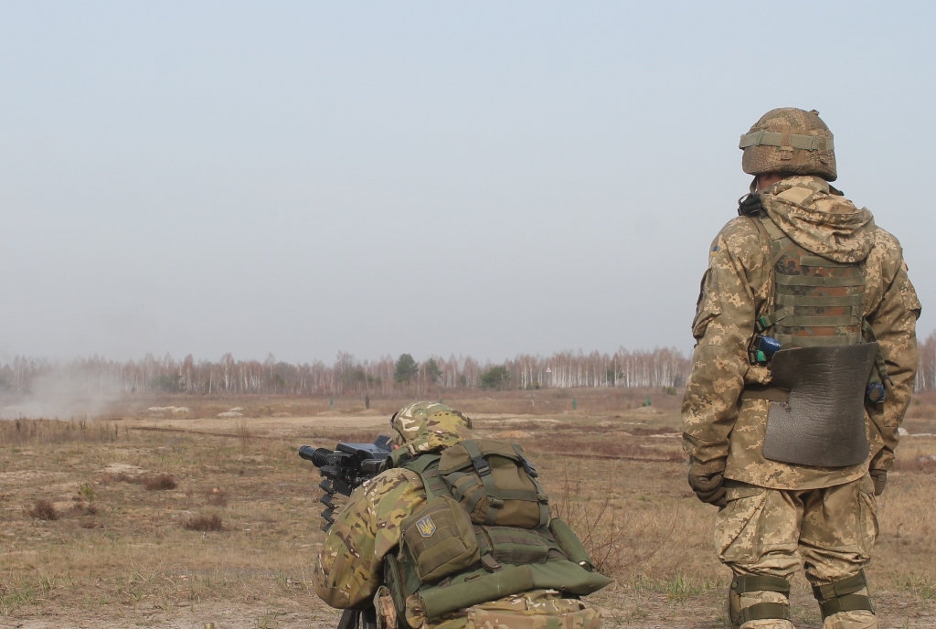 Лейтенанти ВДВ вдосконалюють вишкіл на полігоні Лейтенанти ВДВ вдосконалюють вишкіл на полігоні