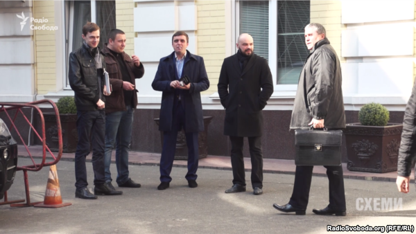 Підозрювані поводяться легко та невимушено