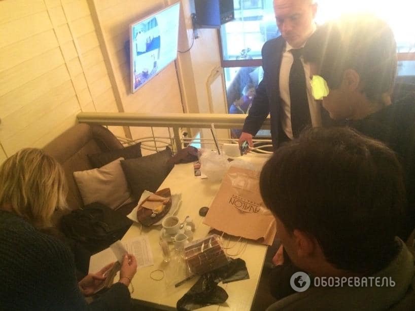     :      
	<div class=