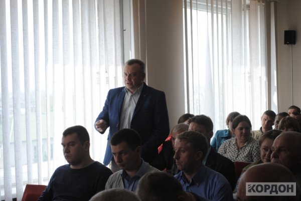 На Волині начальник виконавчої служби району розгромив будинок учасника АТО. ФОТО На Волині начальник виконавчої служби району розгромив будинок учасника АТО. ФОТО