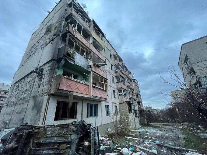 Авіабомба вдарила по п’ятиповерхівці в Куп’янську: кількість постраждалих зросла до чотирьох осіб