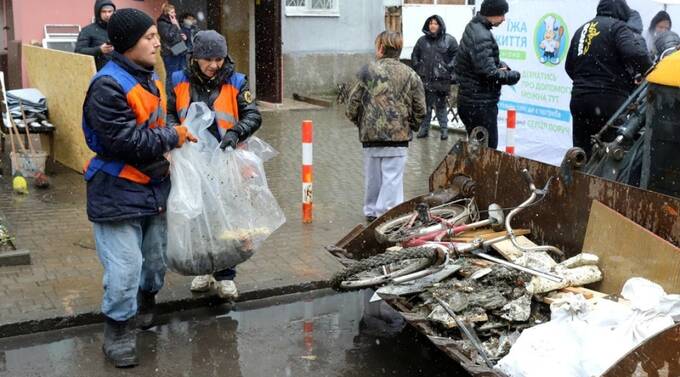 Атака на Дніпро: опубліковано фото наслідків російського удару по місту