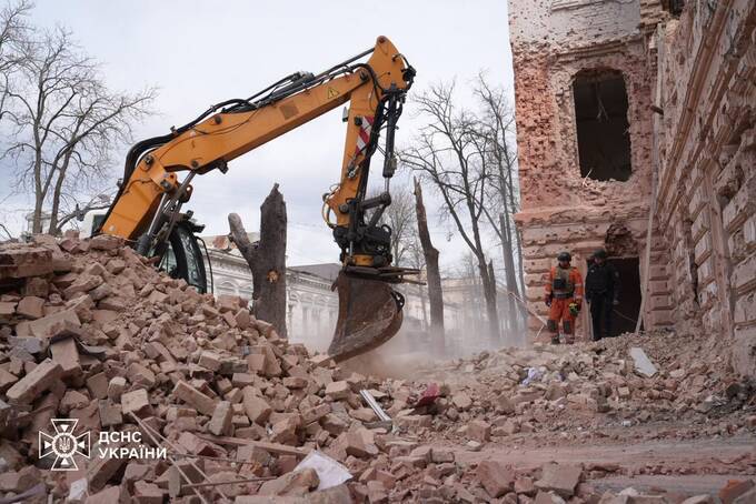 Зеленський оприлюднив нові кадри наслідків ракетного удару по Сумах: оголошено дні жалоби