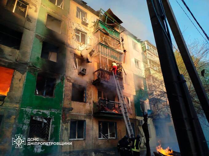 У Павлограді через повторний російський удар постраждав рятувальник