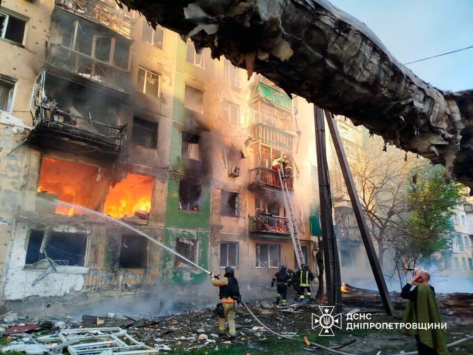 У Павлограді через повторний російський удар постраждав рятувальник