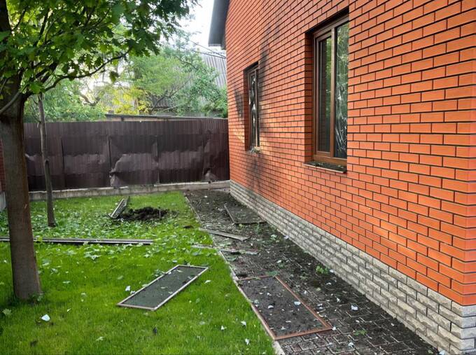 As a result of Russian shelling in the Nikopol district, a person was injured, and a fire broke out dqxikeidqxitkant