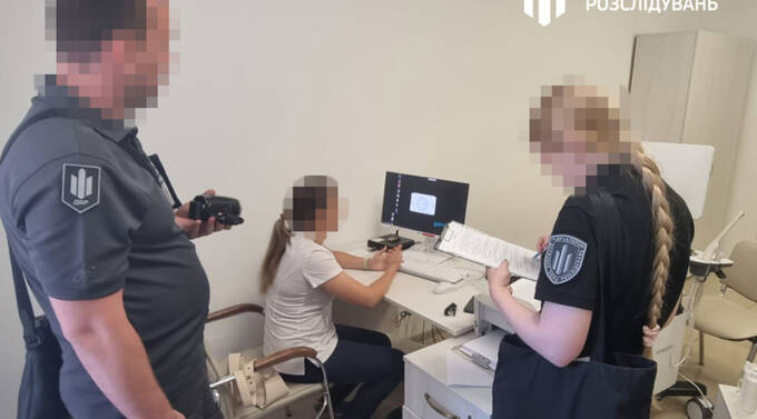 ДБР виявило службовця ВЛК та медичну сестру, які фальсифікували документи для ухилянтів