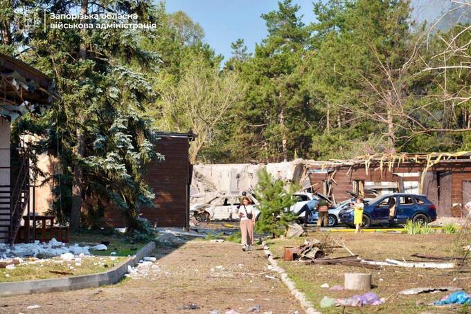 Удар по Запорізькому району: загинули люди, серед постраждалих – діти