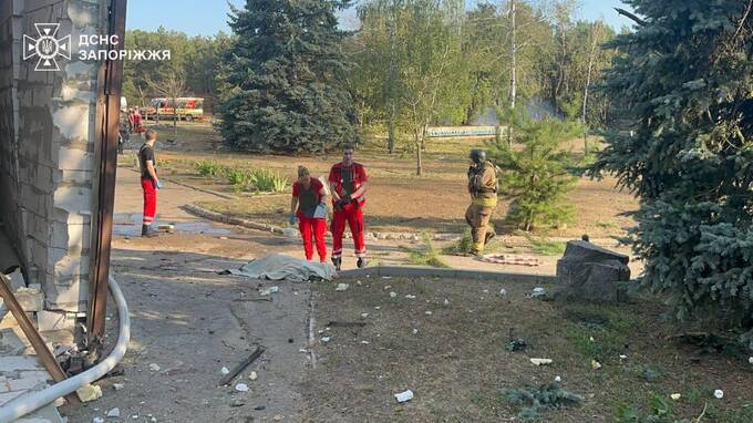 Удар Росії по базі відпочинку в Запорізькому районі: ДСНС публікує фото наслідків