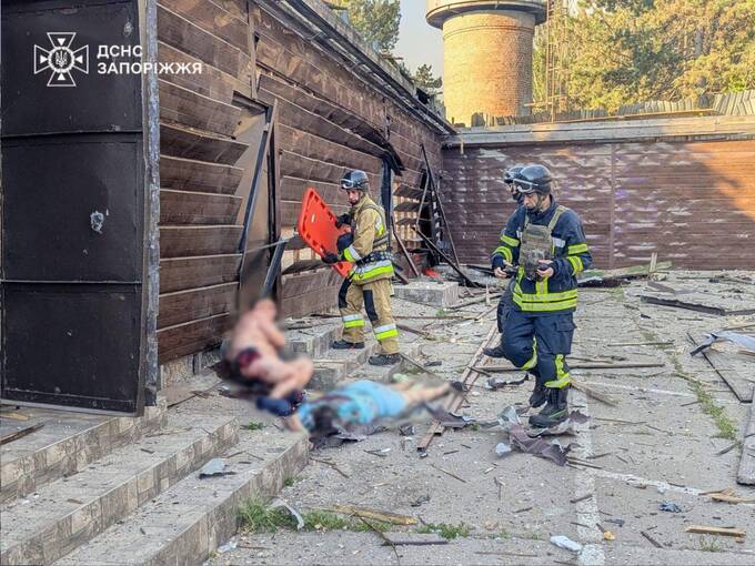 Удар Росії по базі відпочинку в Запорізькому районі: ДСНС публікує фото наслідків