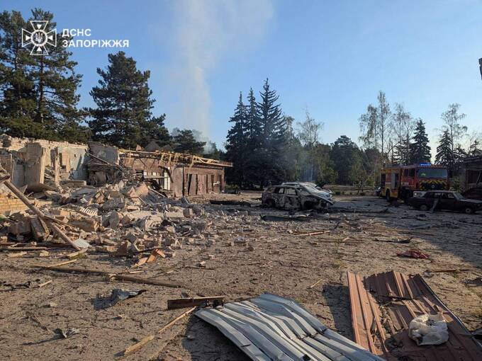 Удар Росії по базі відпочинку в Запорізькому районі: ДСНС публікує фото наслідків